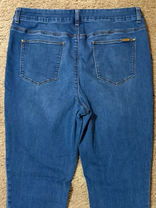 Chico’s So Slimming Girlfriend Ankle Jeans 2 (Large) Medium Wash Stretch Denium - Picture 6 of 6